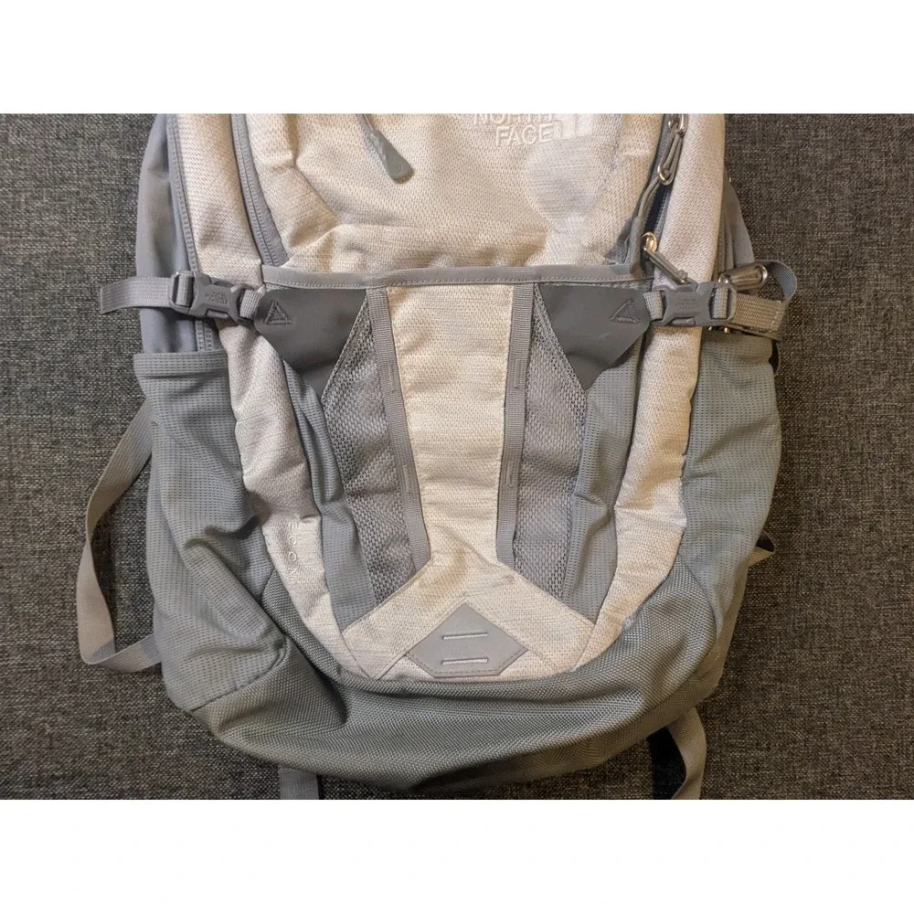 The North Face Recon Backpack White Cream Flex Vent Laptop School Travel Bag TNF